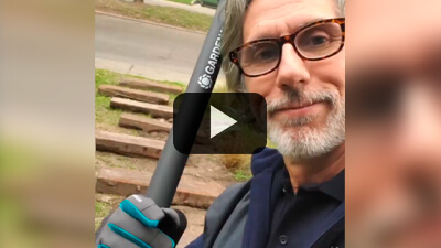 Mirá lo que Juan encontró debajo del césped